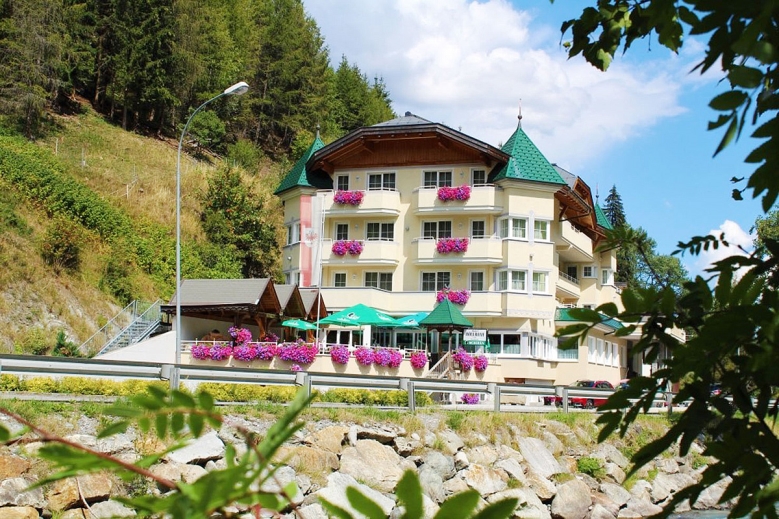 Hotel Höllroah