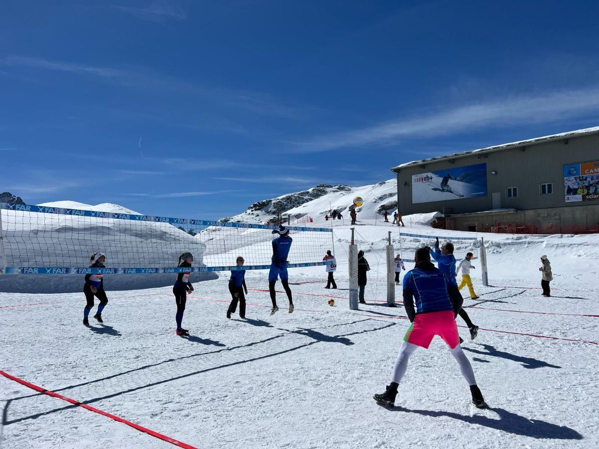 Snow volleyball v Santa Caterine