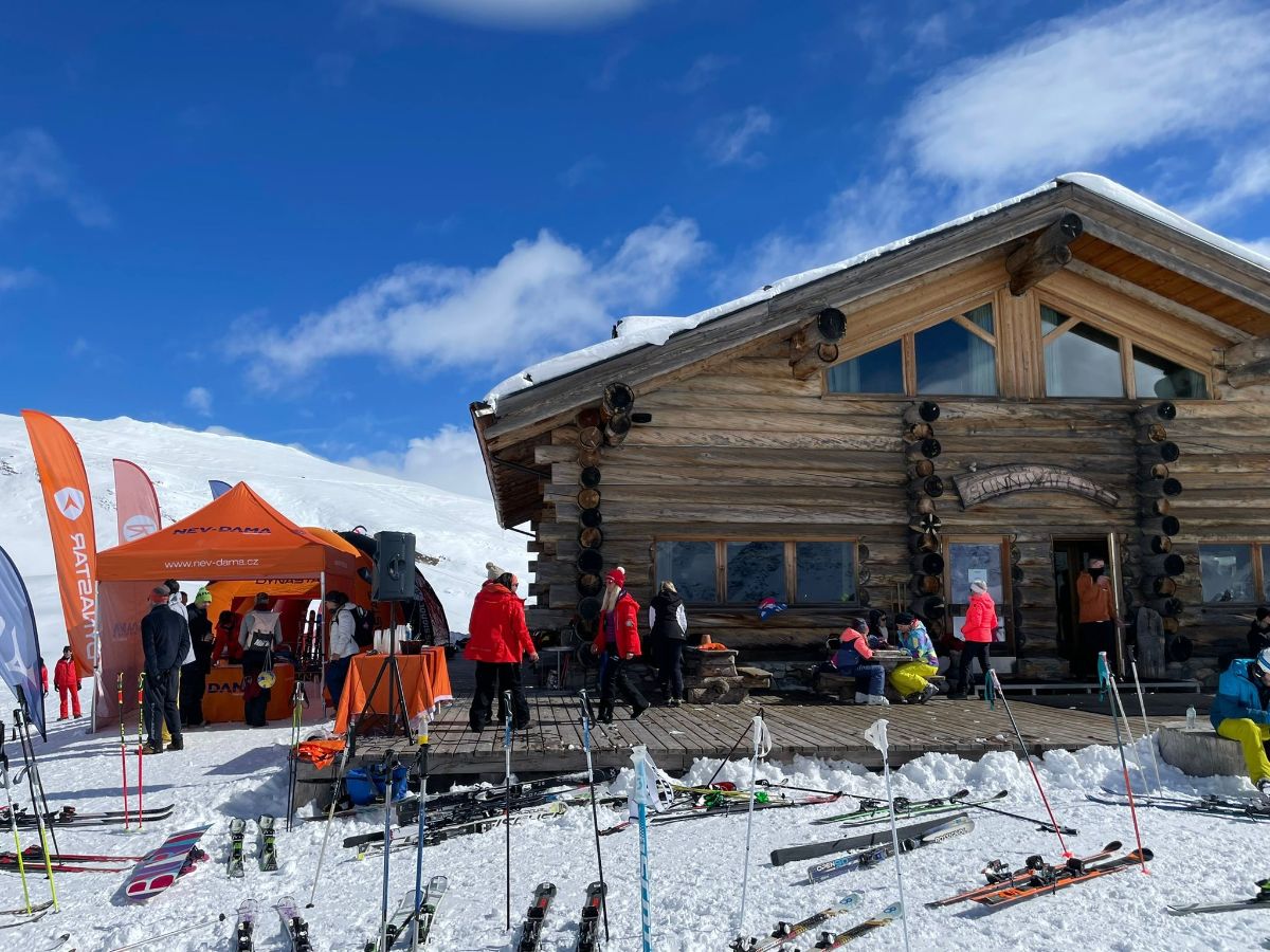 Snow volleyball v Santa Caterine