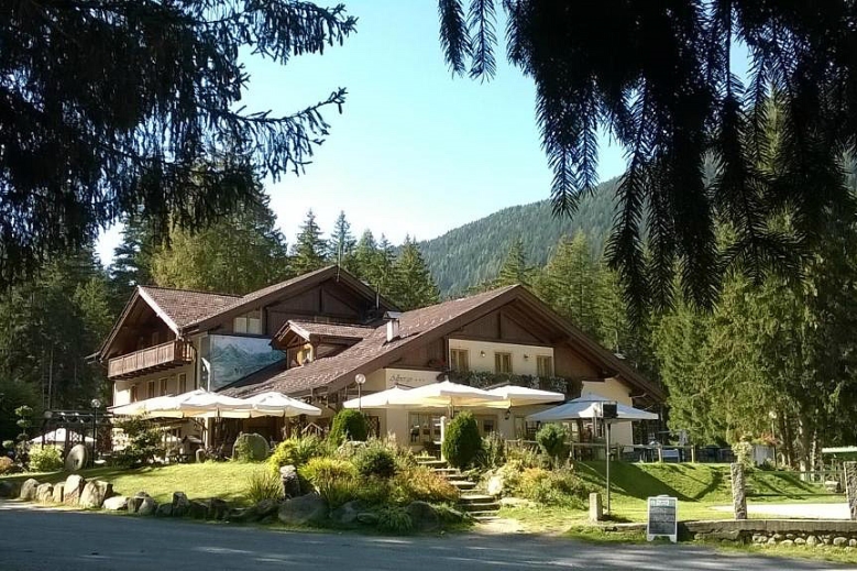 Hotel Baita Velon ***